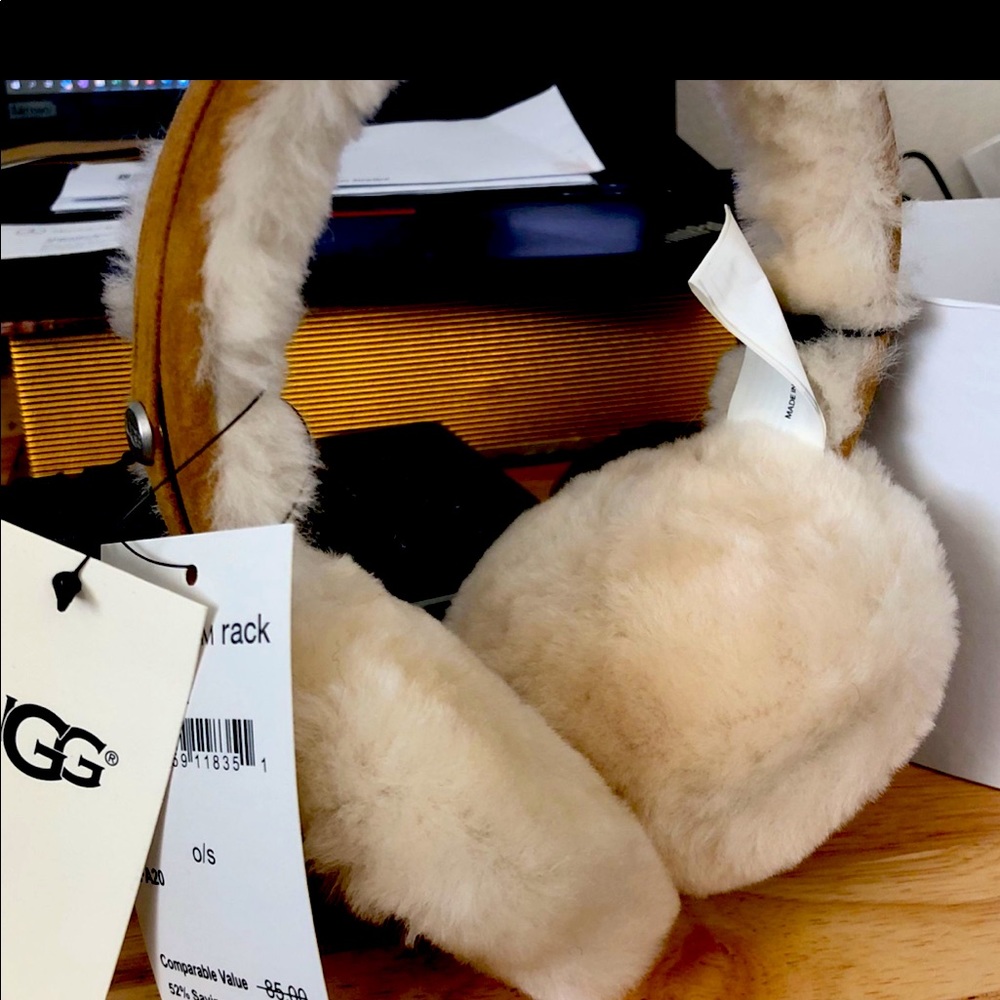 Ugg earmuffs new